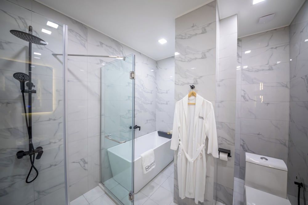 Newport Hotel Kutaisi Superior Suite 9