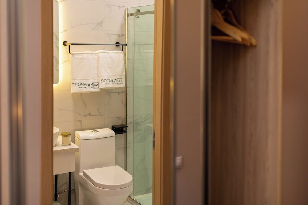 Newport Hotel Kutaisi Standard Twin Room 4