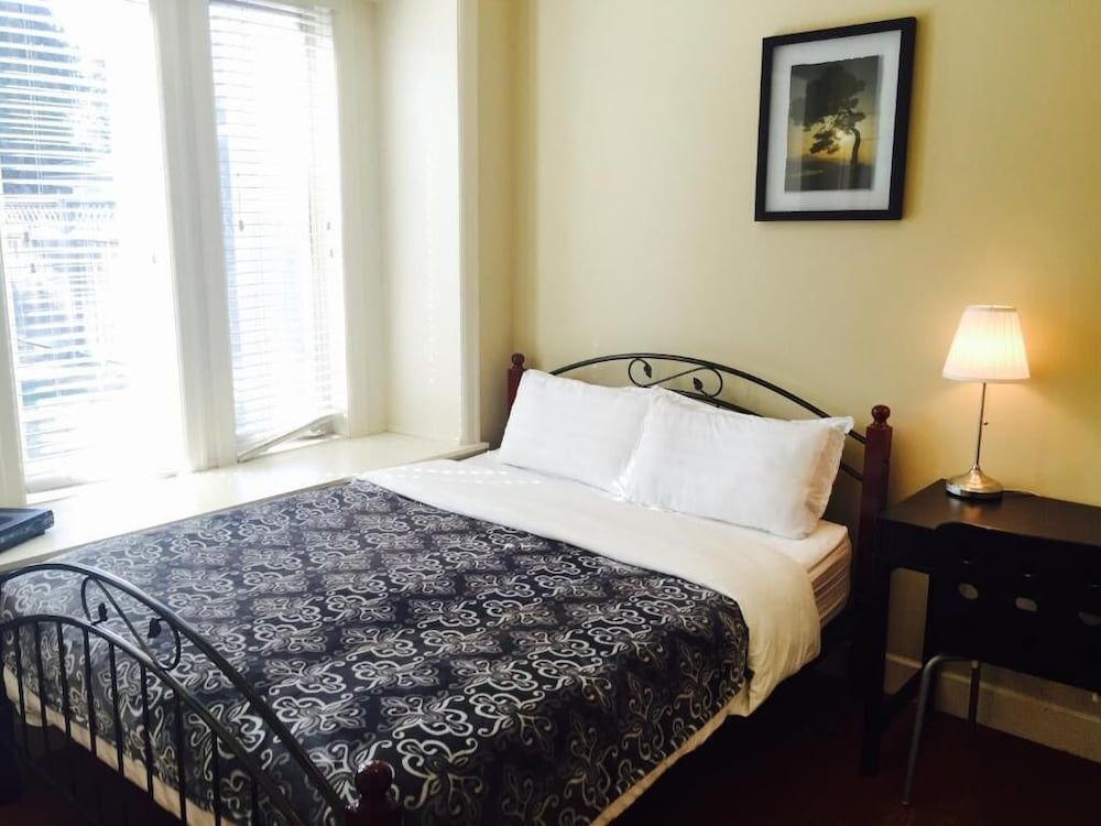 Imperial House Comfort Double Room, 1 Queen Bed, Shared Bathroom 4