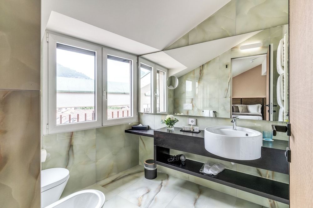 Plinius Lifestyle Hotel Lake Como Deluxe Room, City View 22