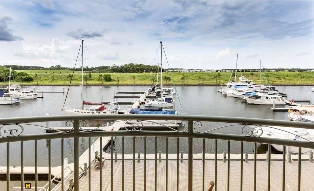 Hope Harbour Hotel Studio Apartment 2 Queen Beds No Balcony 2