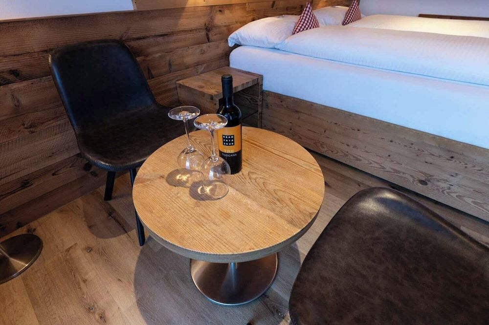 Hotel Bernerhof Grindelwald Deluxe Double Room, Balcony, Mountain View 14