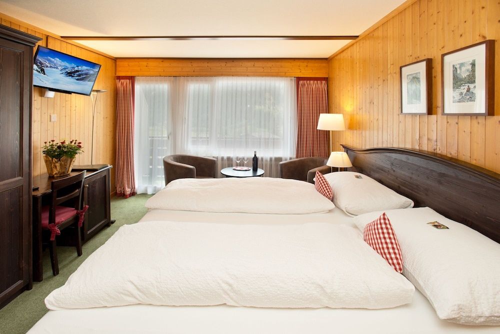 Hotel Bernerhof Grindelwald Superior Double Room, Balcony, Mountain View (Eiger) 7