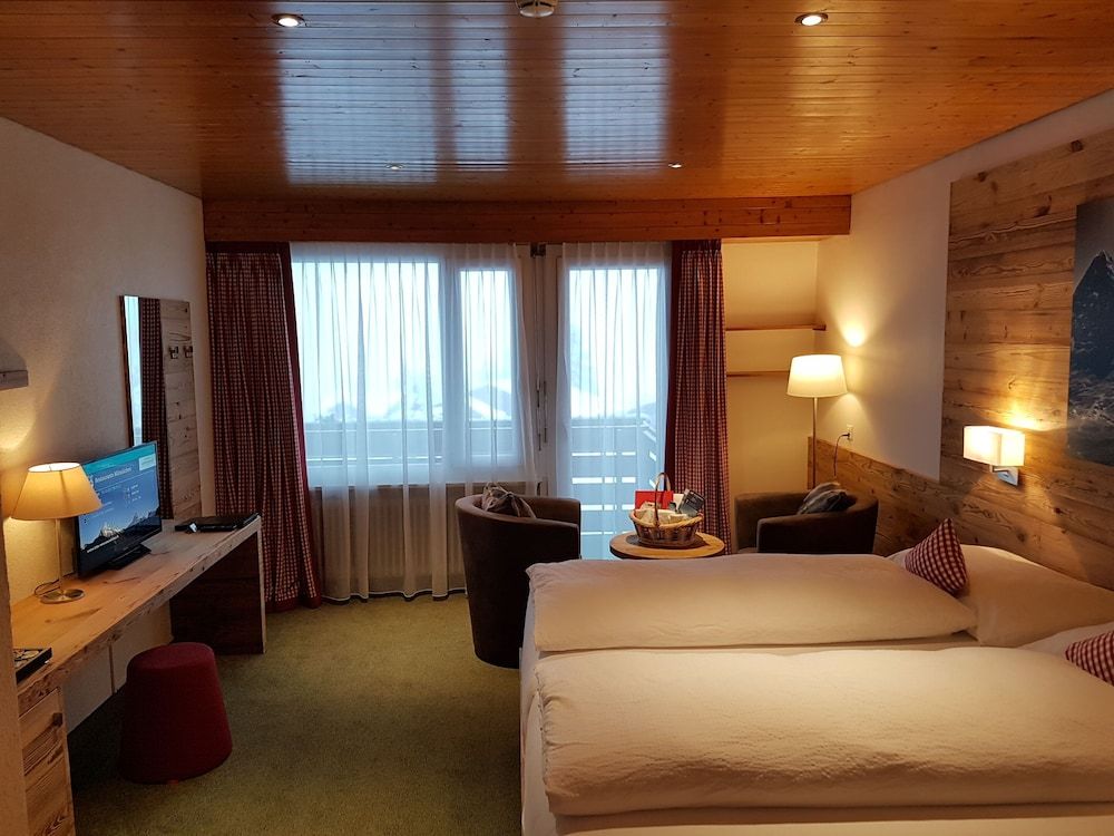Hotel Bernerhof Grindelwald Deluxe Double Room, Balcony, Mountain View 7