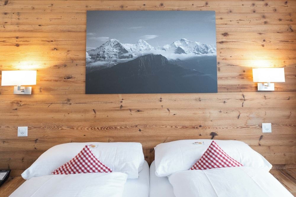 Hotel Bernerhof Grindelwald Deluxe Double Room, Balcony, Mountain View 4