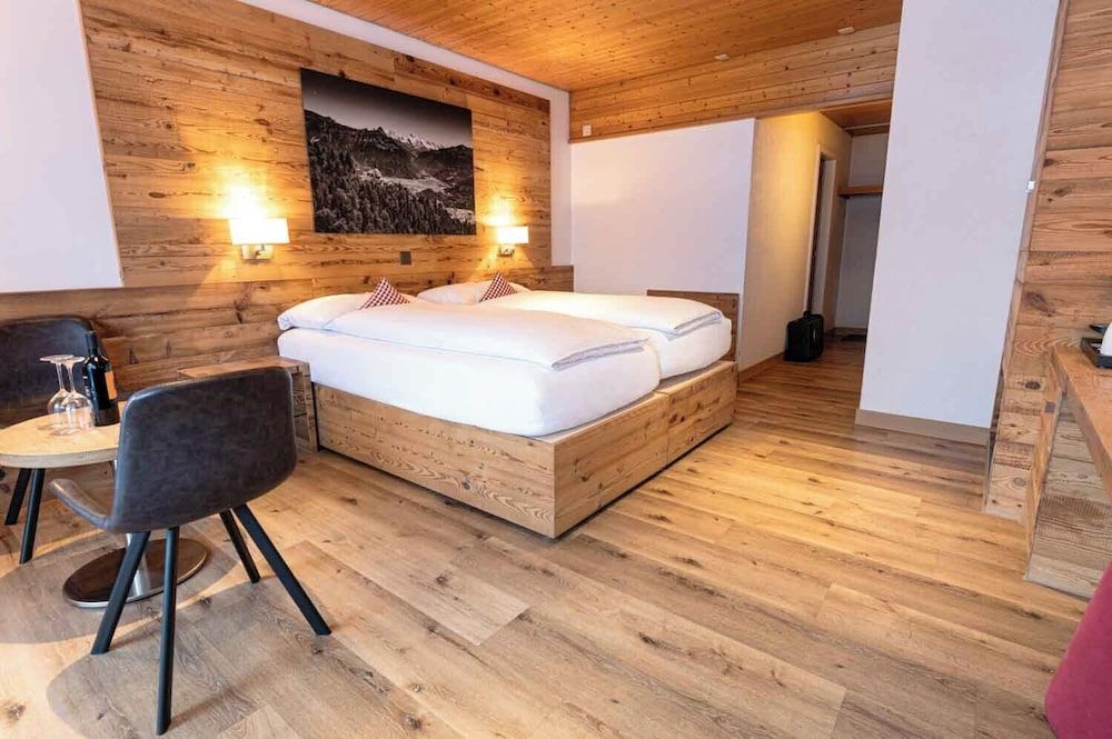 Hotel Bernerhof Grindelwald Deluxe Double Room, Balcony, Mountain View 15