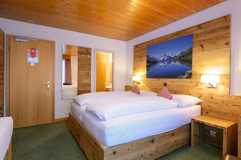 Hotel Bernerhof Grindelwald Standard Triple Room 3