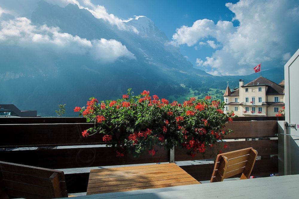 Hotel Bernerhof Grindelwald Superior Double Room, Balcony, Mountain View (Eiger) 5