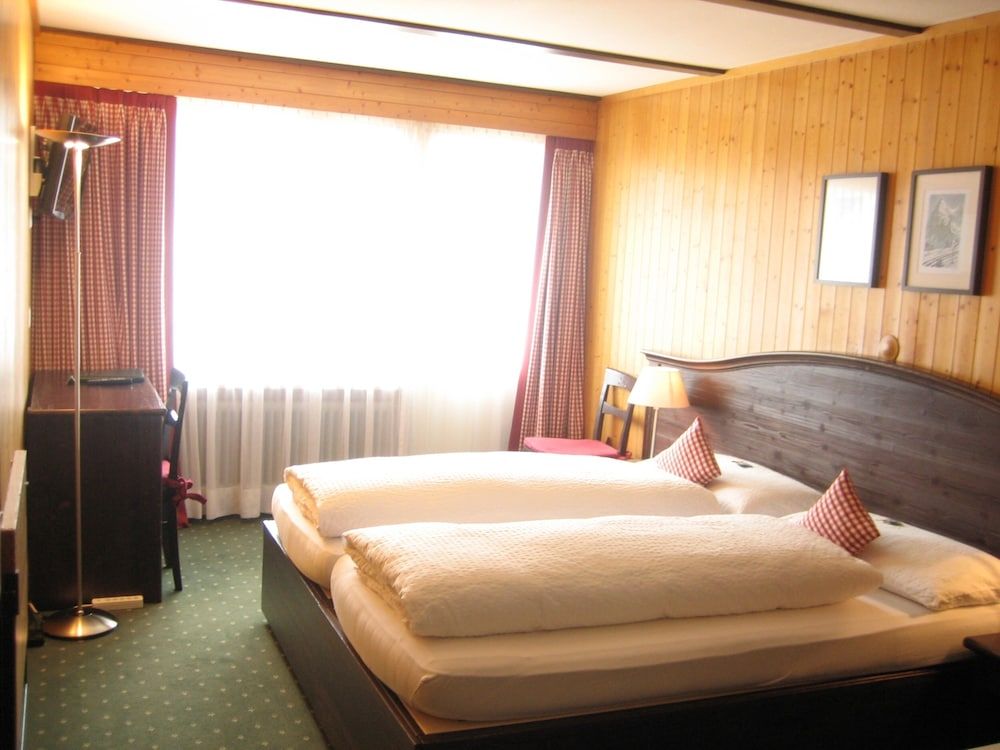 Hotel Bernerhof Grindelwald Superior Double Room, Balcony, Mountain View (Eiger) 2