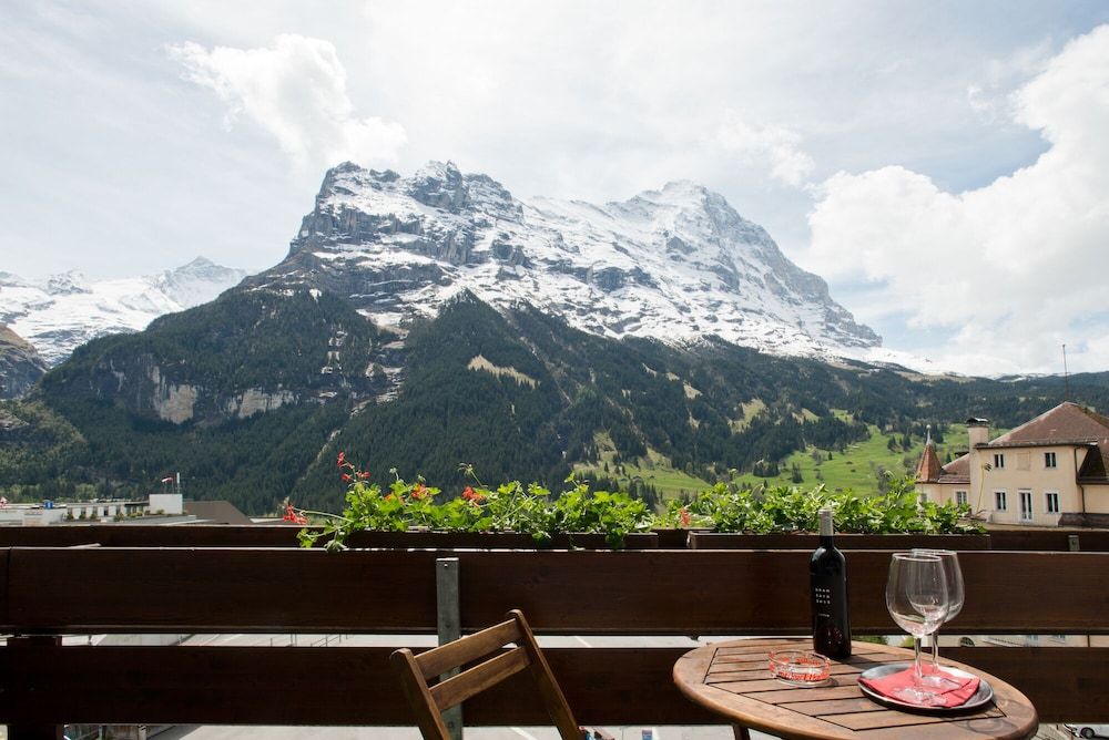 Hotel Bernerhof Grindelwald Superior Double Room, Balcony, Mountain View (Eiger) 12