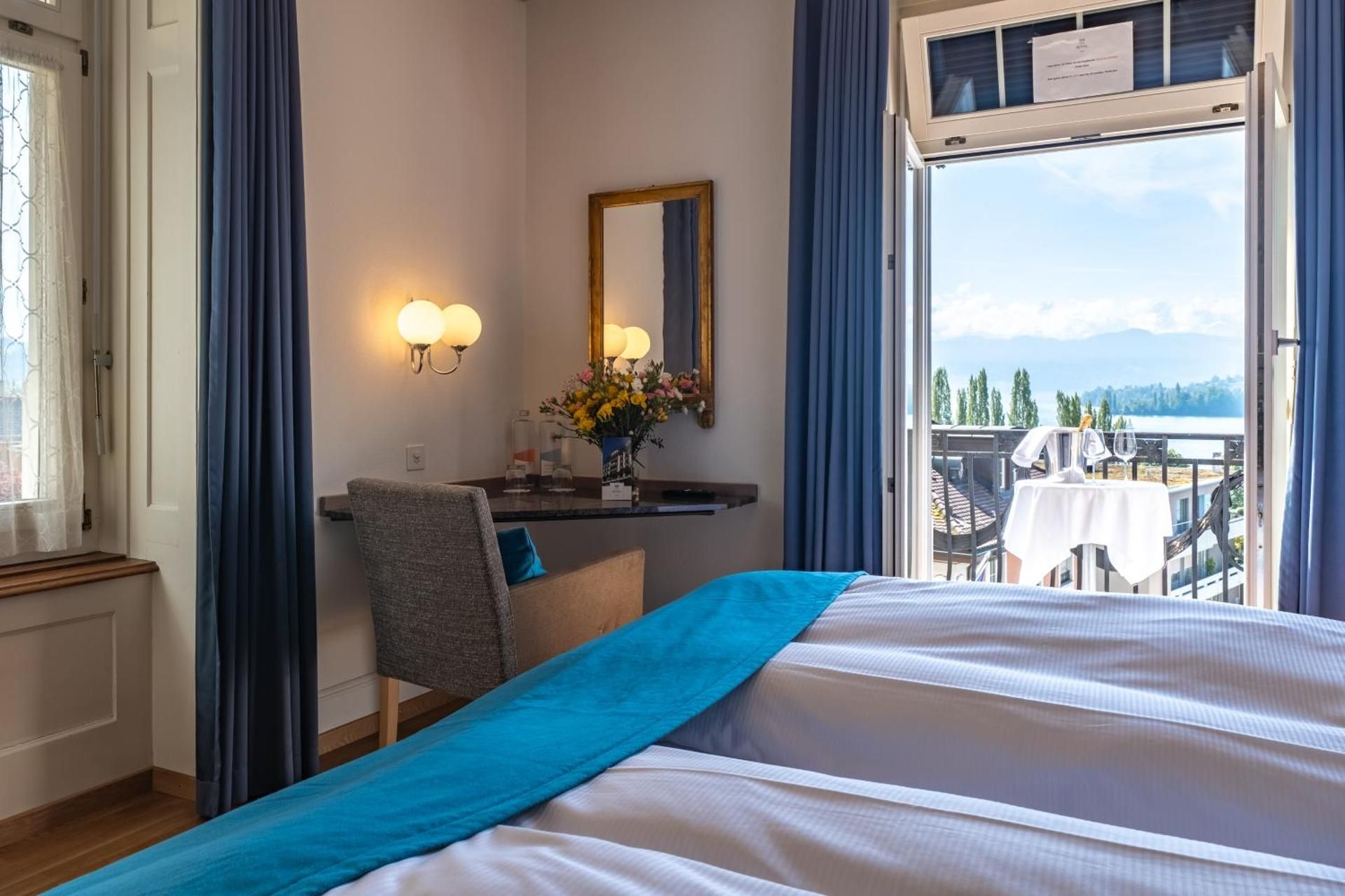Hotel Royal Luzern Double Room 4