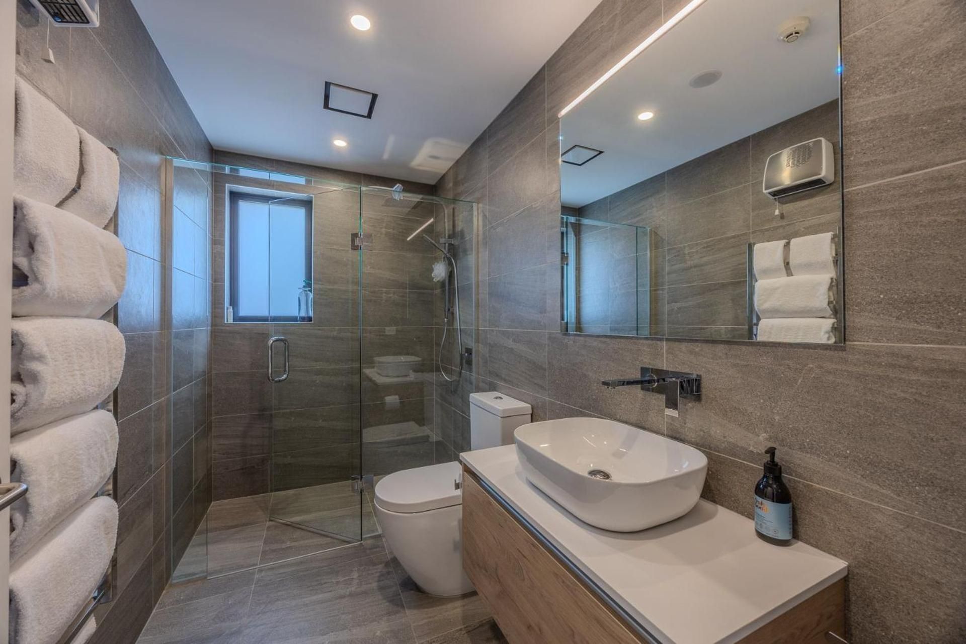 Deluxe Two-Bedroom Penthouse Apartment