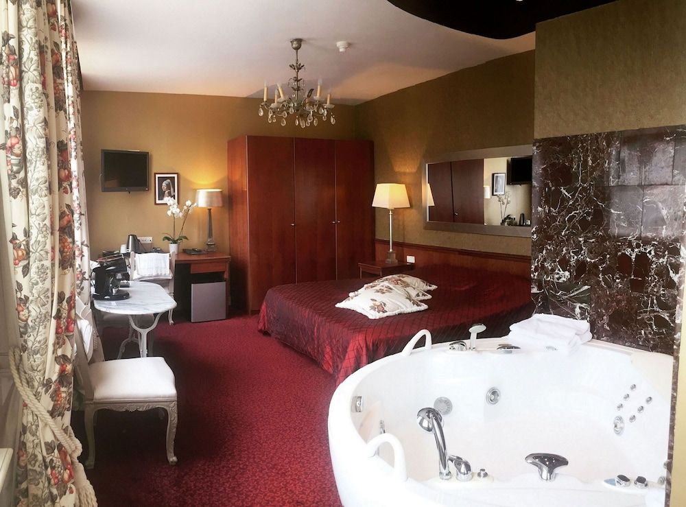 Hotel Johannes Vermeer Studio Suite (with jacuzzi) 3