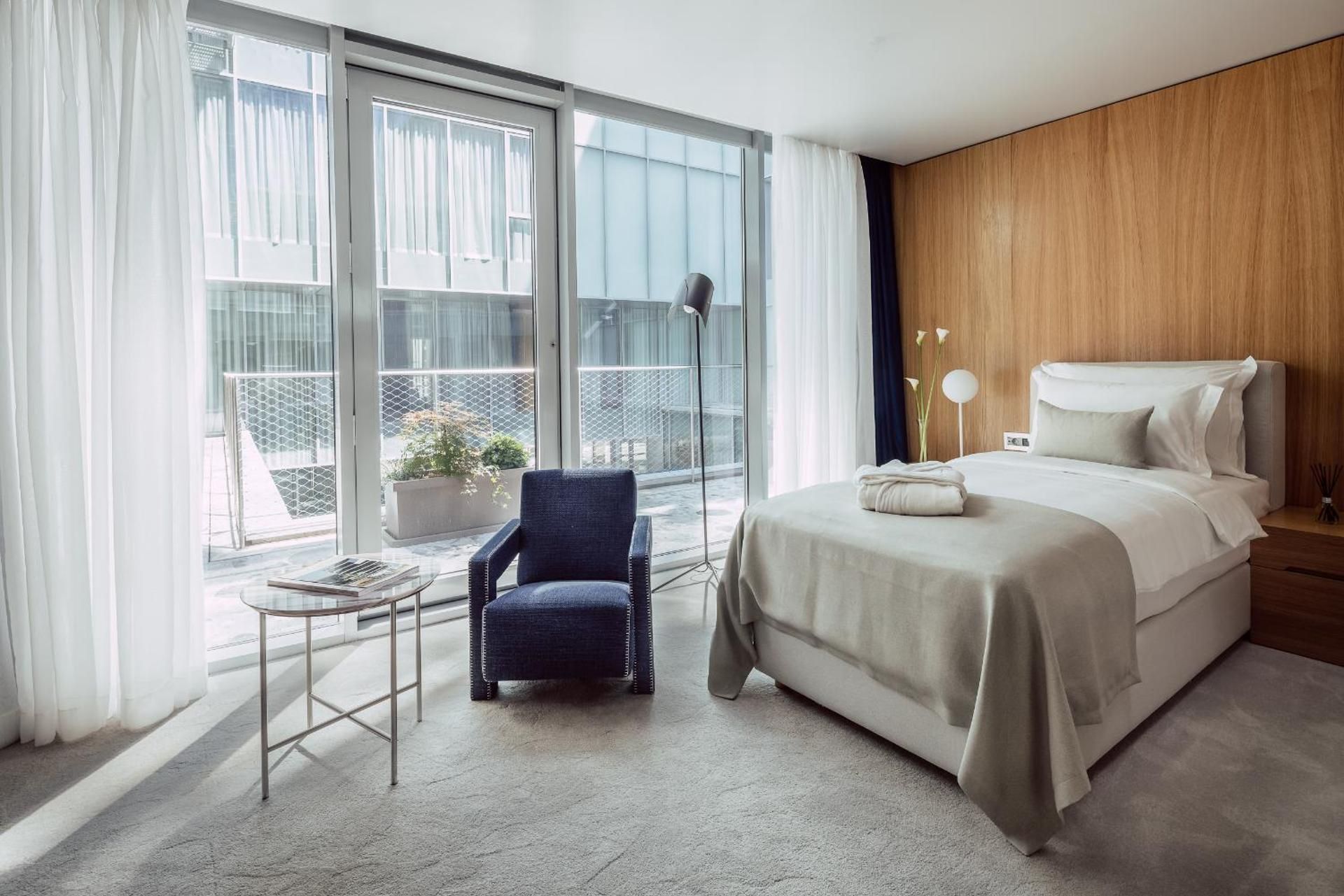 Grand Premium Twin – Atrium View