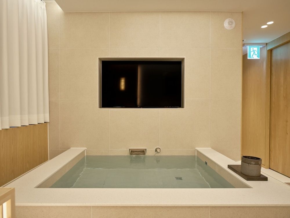 UH Suite The Coex Double Twin Spa Room 7