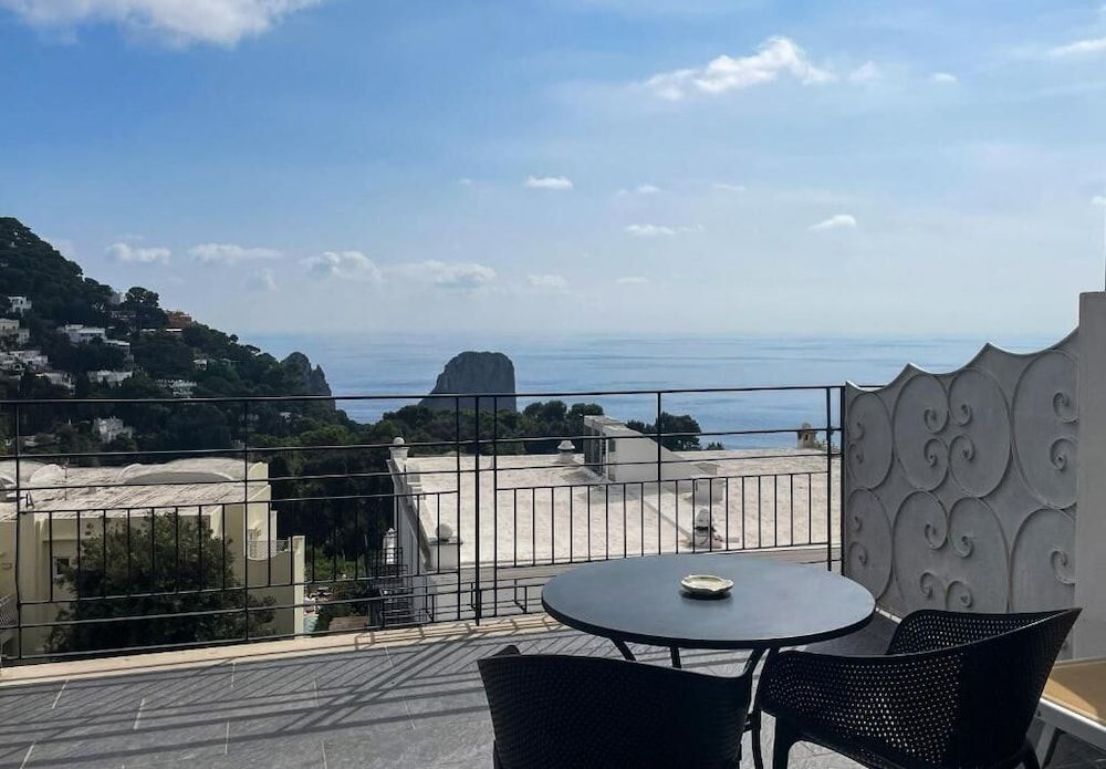 Junior Room, Sea View