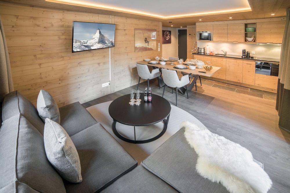 Mountain Exposure Good Value Apartments Deluxe Suite 4