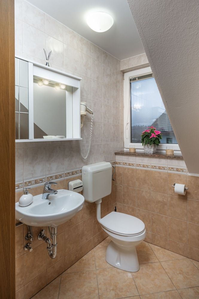 Pr' Matjon - Pension Classic Twin Room, 2 Twin Beds, Non Smoking, Air conditioning 4