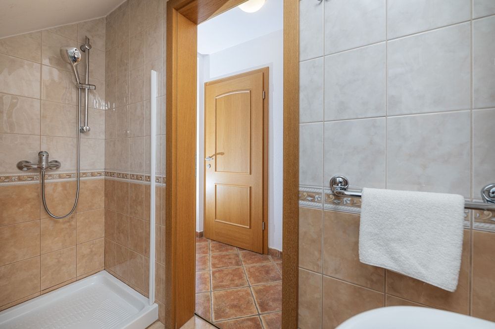 Pr' Matjon - Pension Classic Twin Room, 2 Twin Beds, Non Smoking, Air conditioning 5