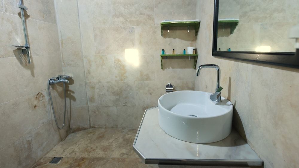 Mommy's Cave Home Standard Room 5