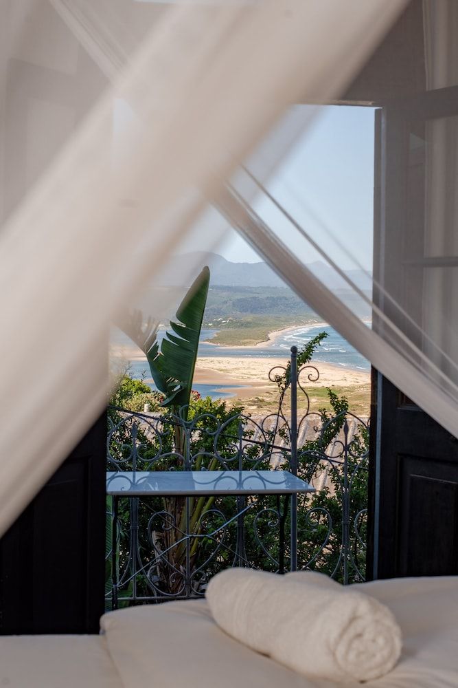 The Ivory Haus Classic Room, Sea View 6