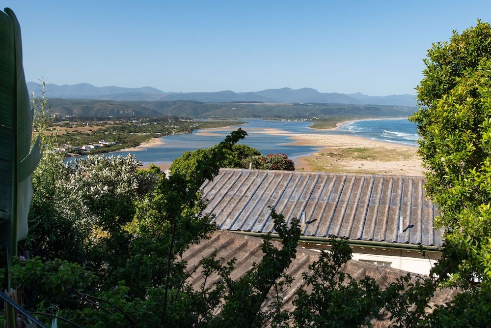 The Ivory Haus Classic Room, Sea View 8