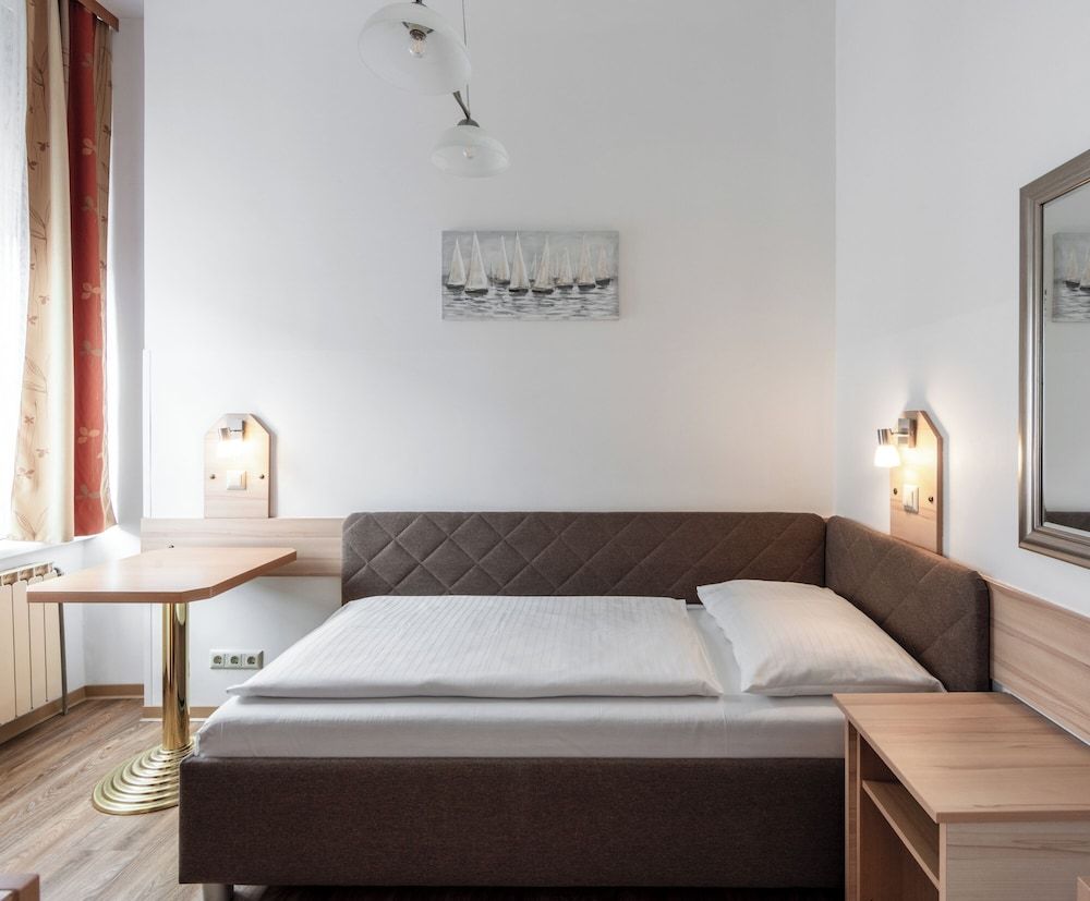 Classic Single Room