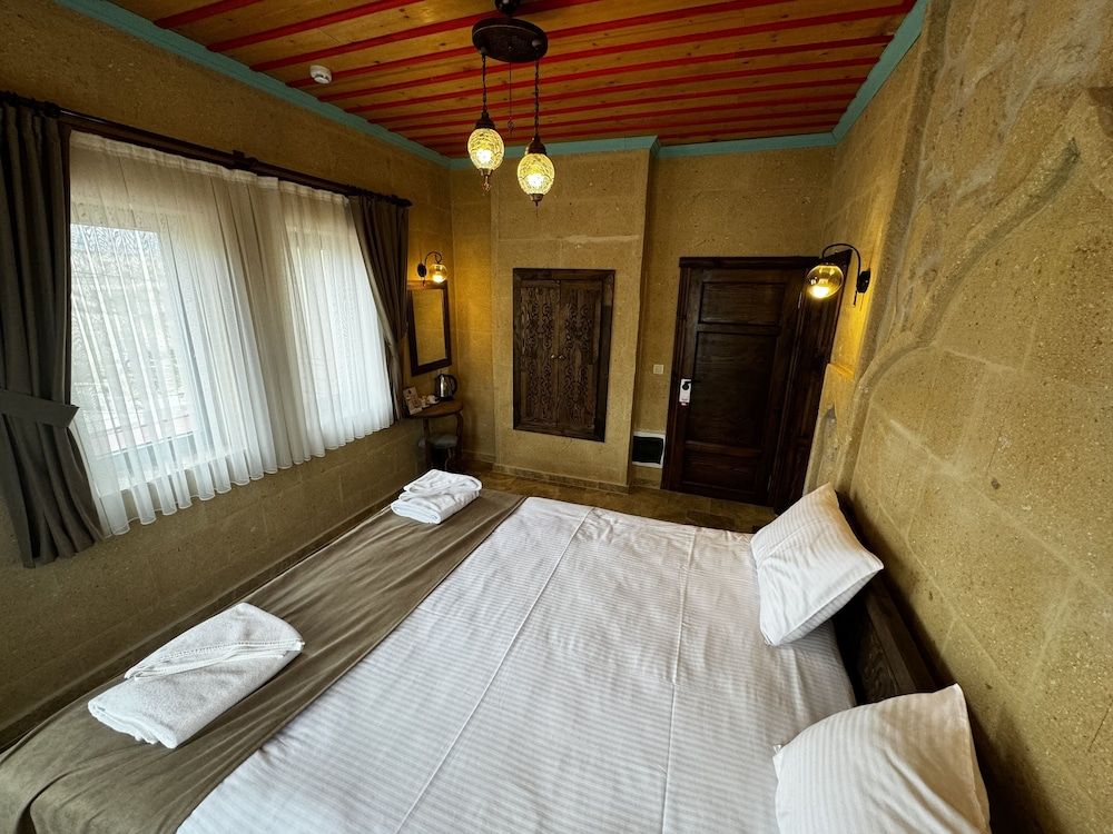 Rustic Caves Standard Room 17