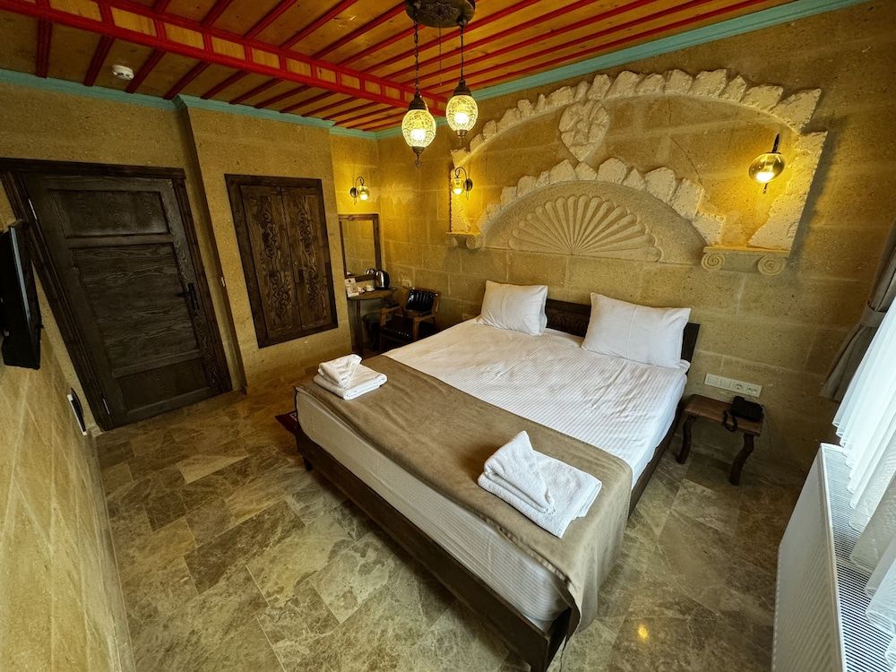Rustic Caves Standard Room 7