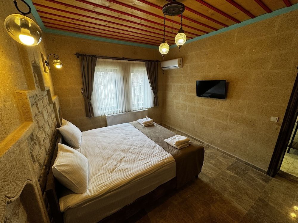 Rustic Caves Standard Room 19