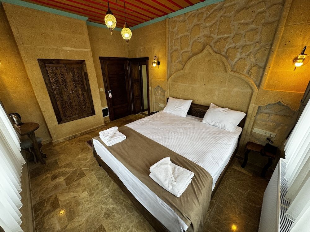Rustic Caves Standard Room 16