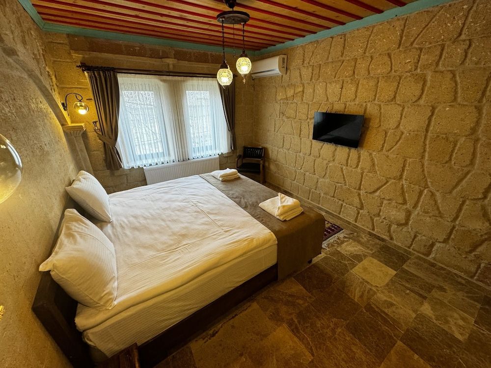 Rustic Caves Standard Room 10