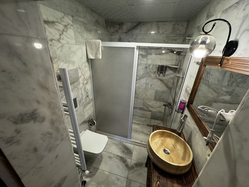 Rustic Caves Standard Room 30