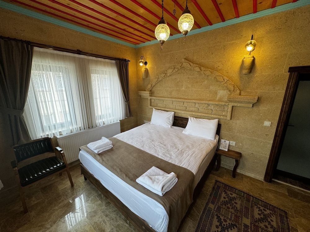 Rustic Caves Standard Room 28