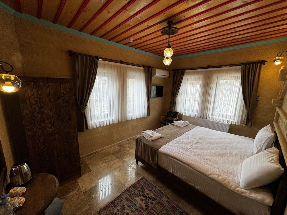 Rustic Caves Standard Room 26