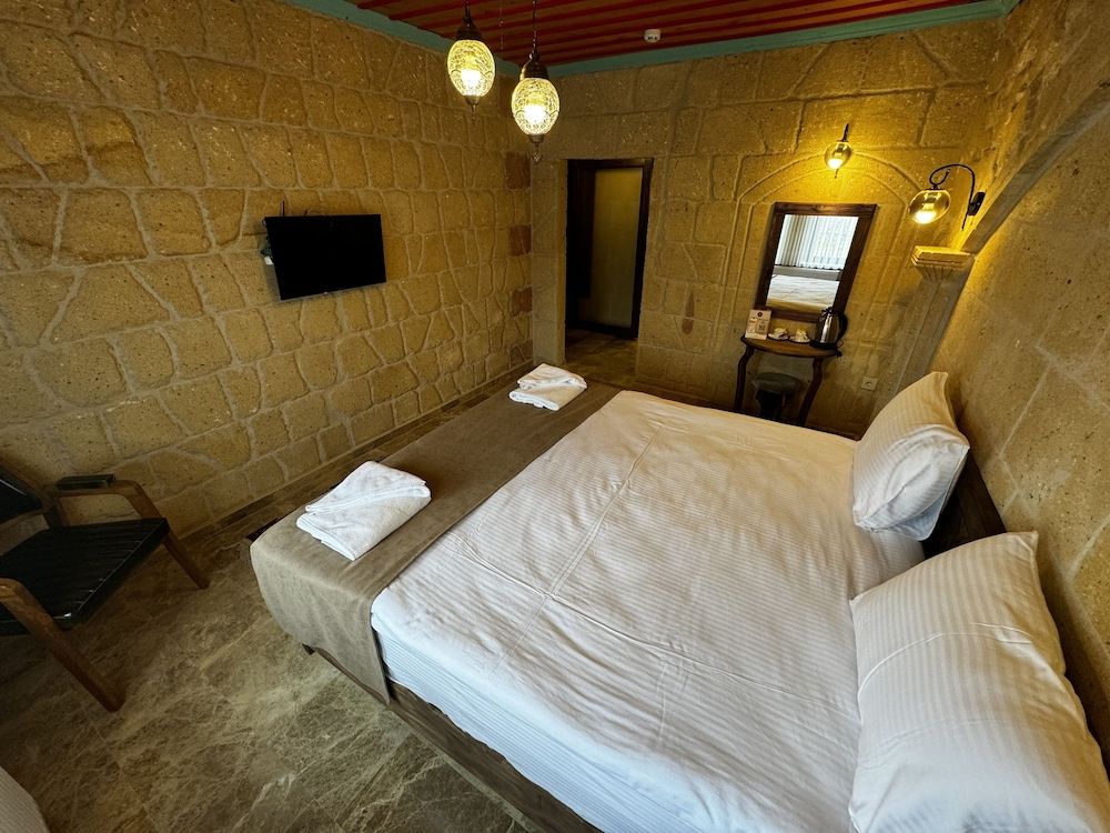 Rustic Caves Standard Room 12