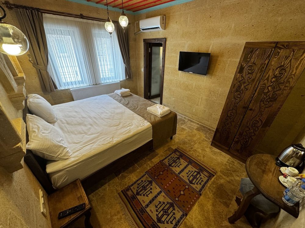 Rustic Caves Standard Room 13