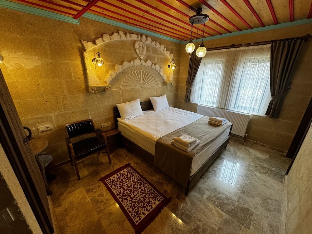 Rustic Caves Standard Room 4