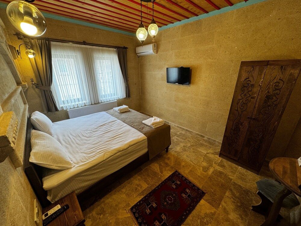 Rustic Caves Standard Room 24
