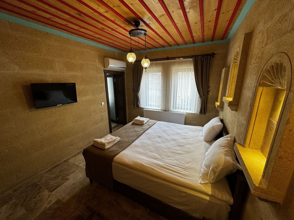 Rustic Caves Standard Room 5