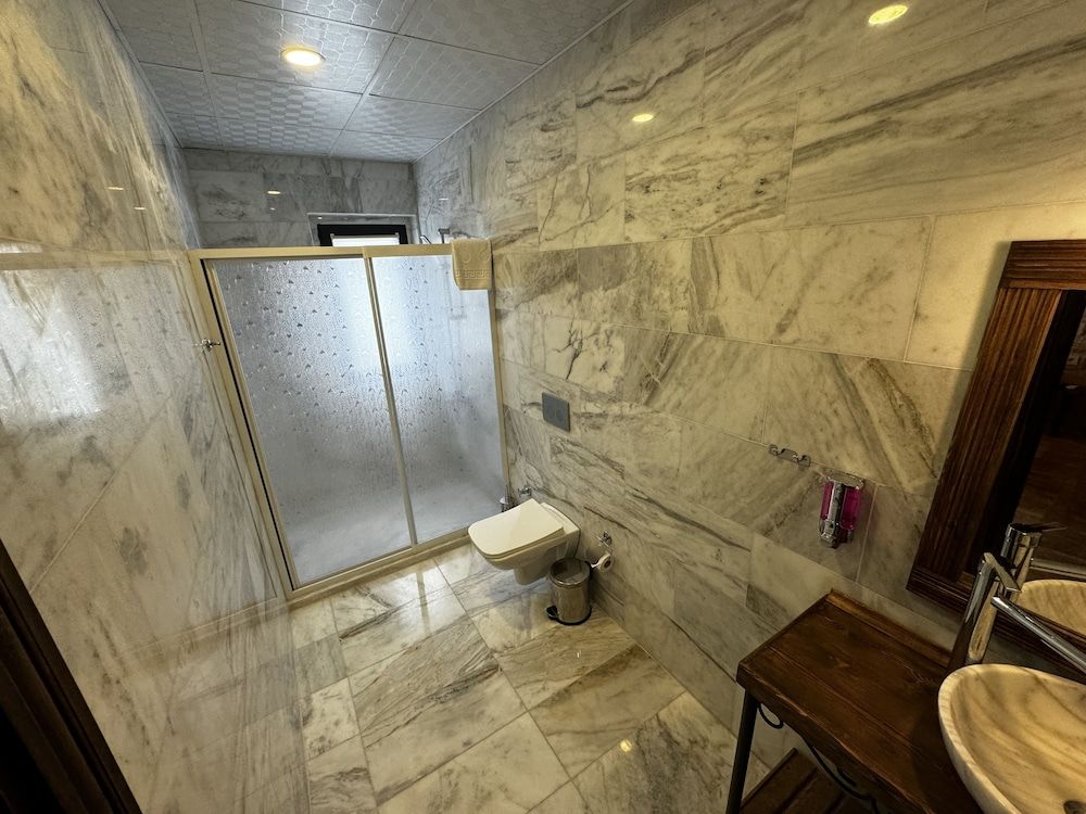 Rustic Caves Standard Room 33