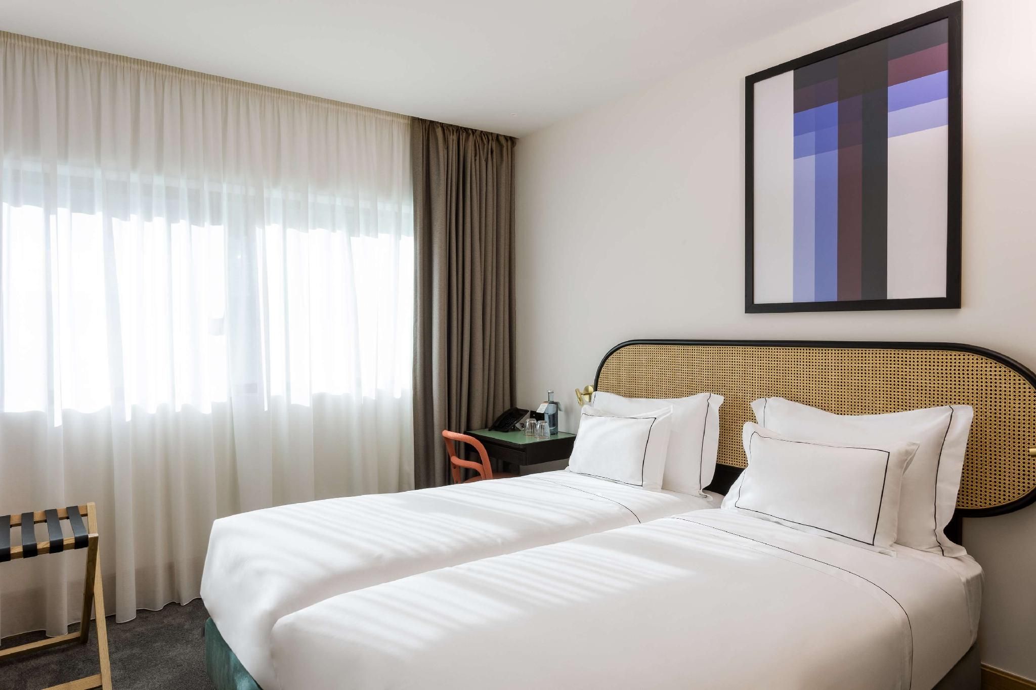 Arts Hotel Porto, Tapestry Collection by Hilton Twin Guest Room 2