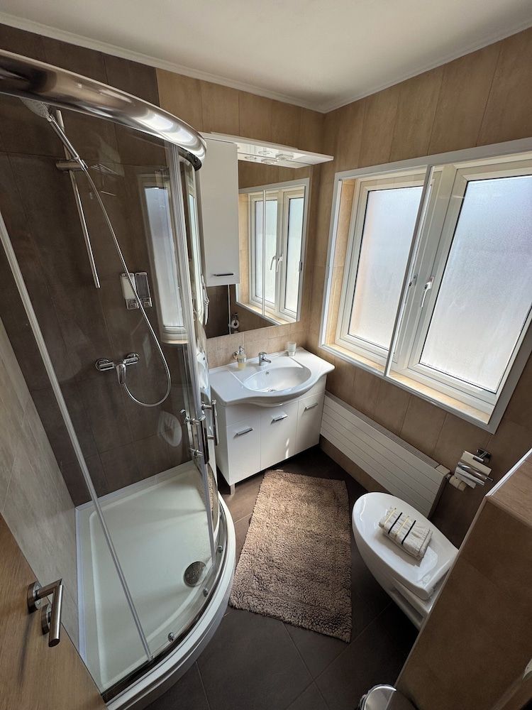 Millenium House Comfort Double Room, Garden View 17