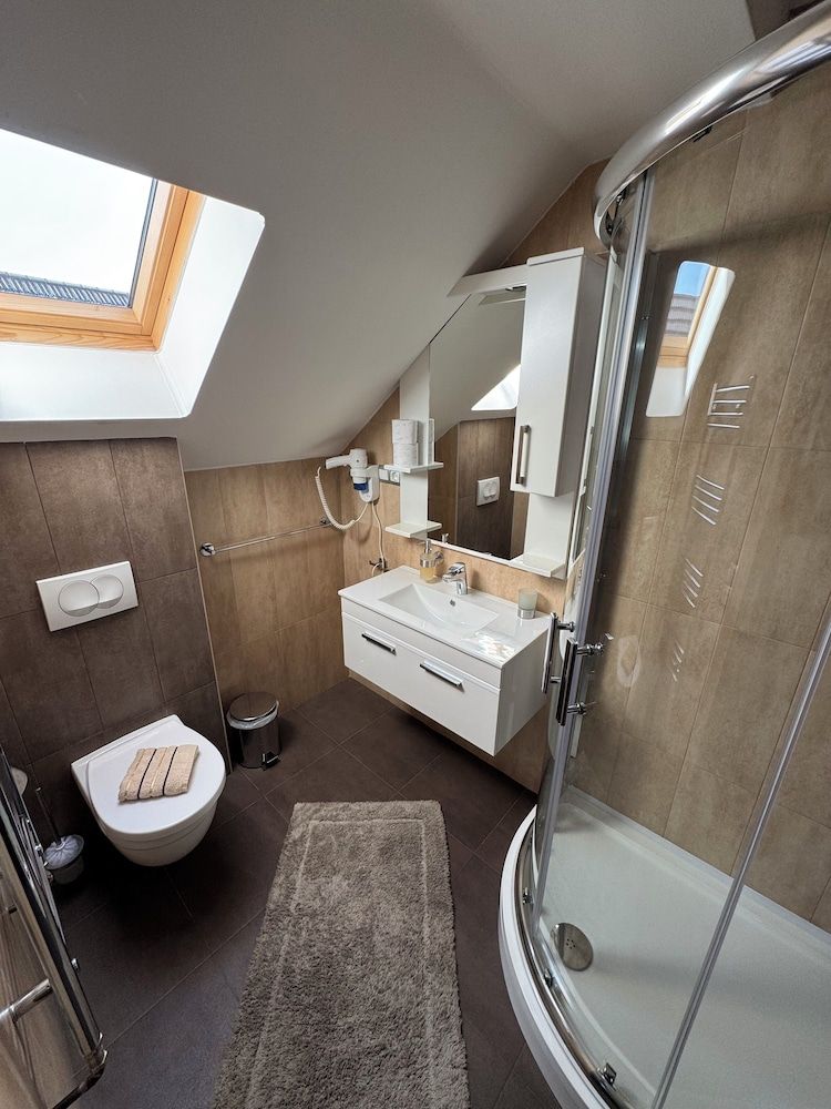 Millenium House Comfort Double Room, Garden View 18