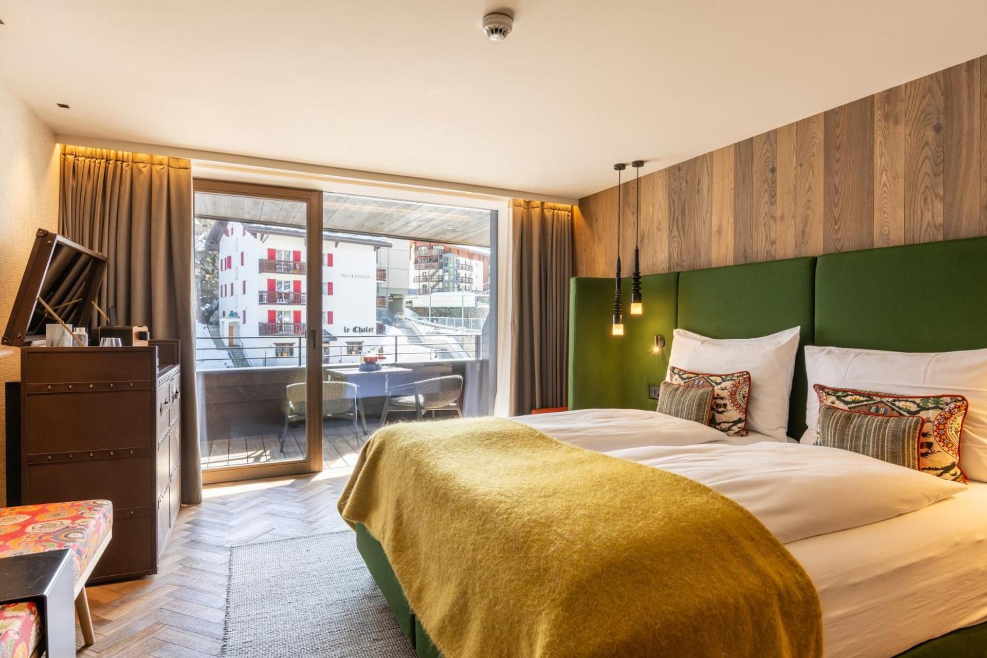 Twin Room with Balcony and Matterhorn View
