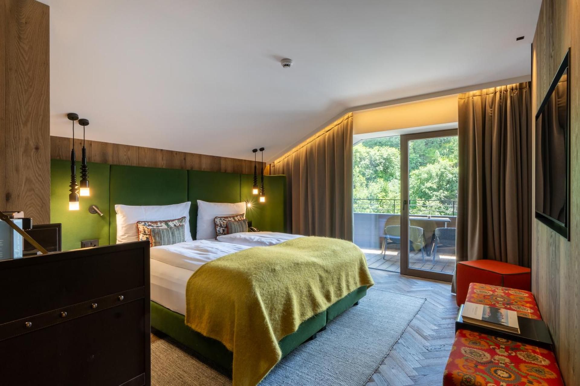 Deluxe Room with Balcony and Matterhorn View