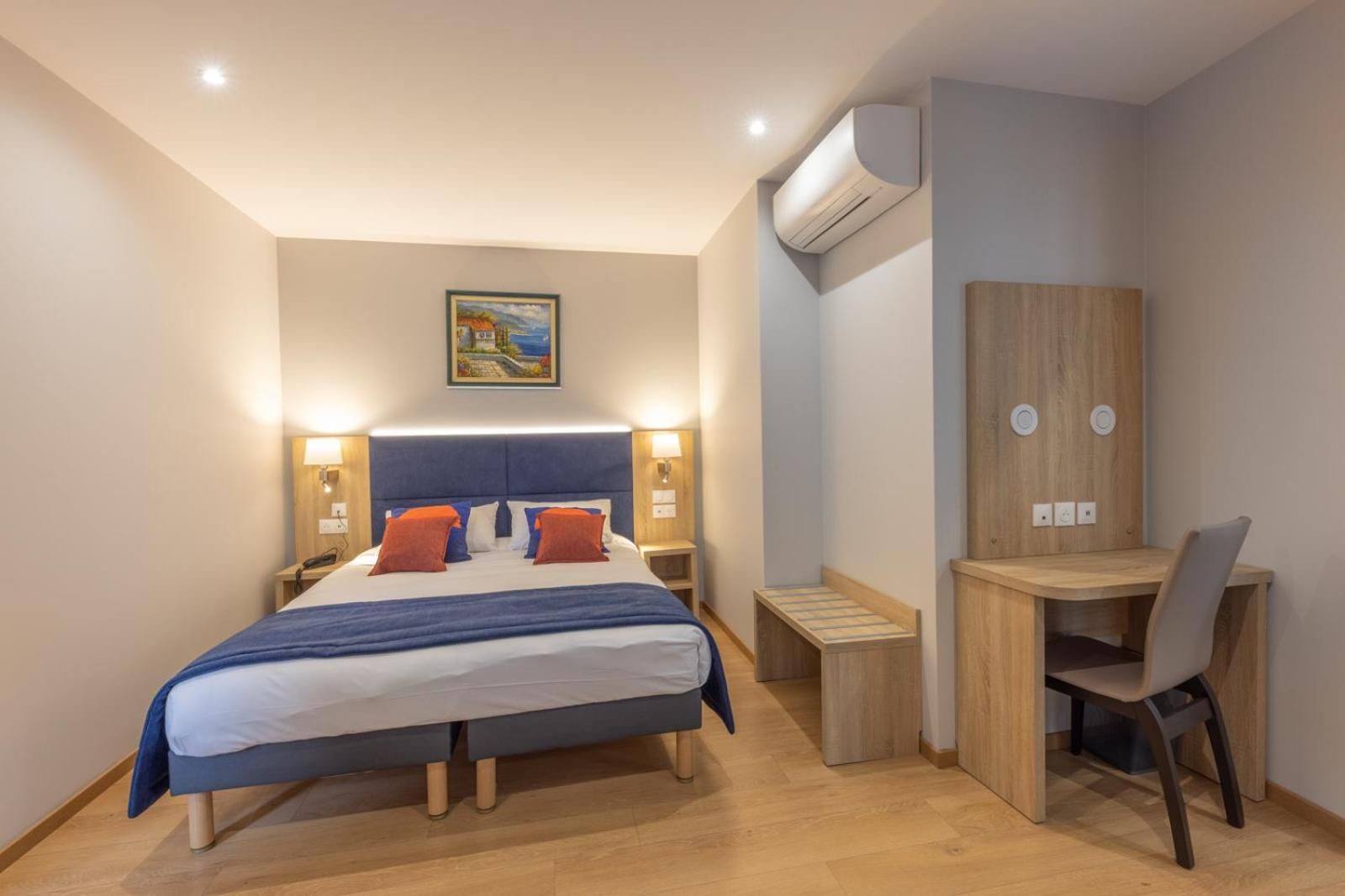 Deluxe Double Room with Bath