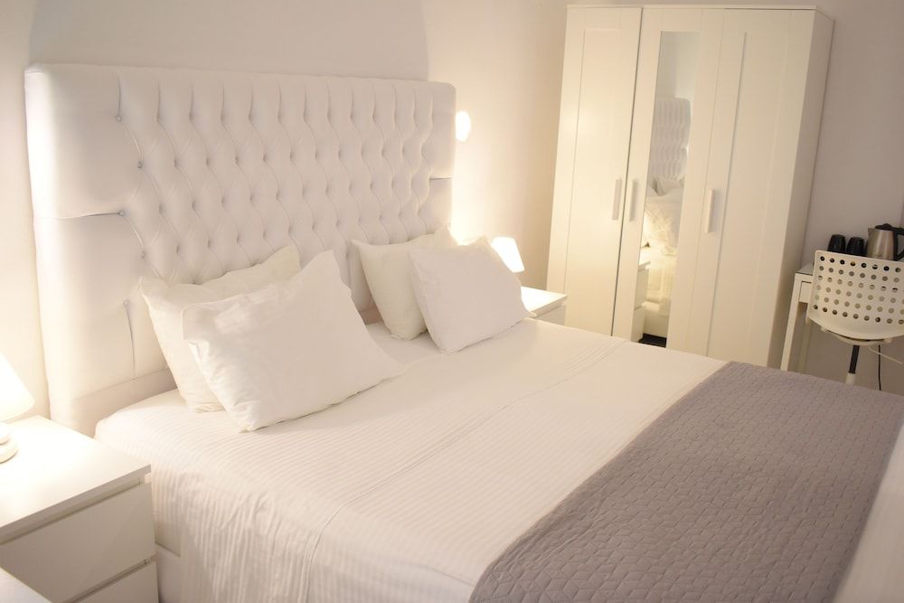 Honeymoon Suite, 1 Queen Bed, Non Smoking (ATLAS)