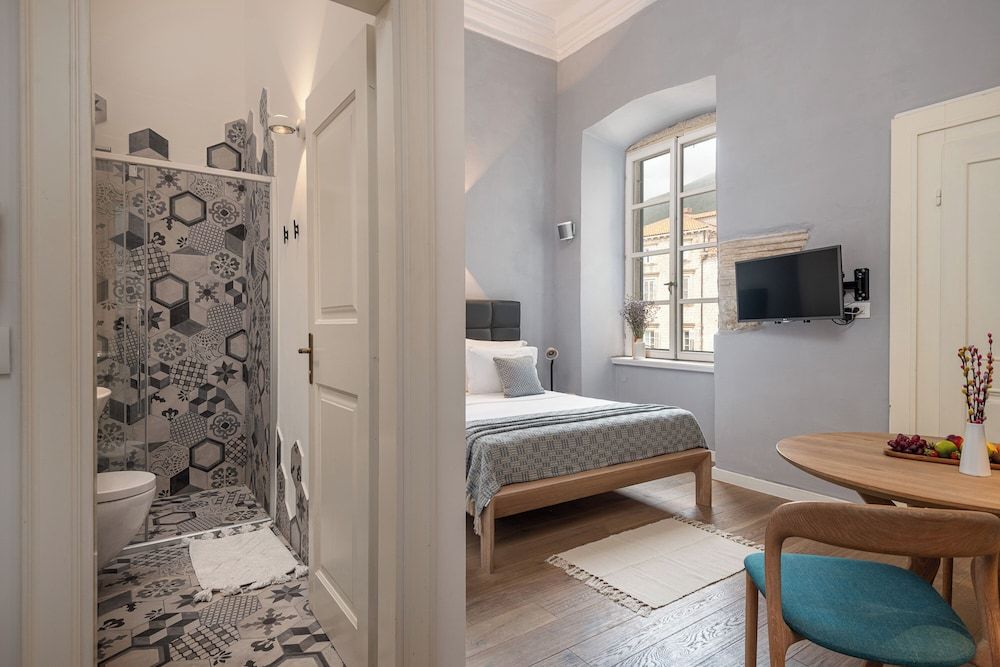 Clouds Boutique Guesthouse Deluxe Double Room 5