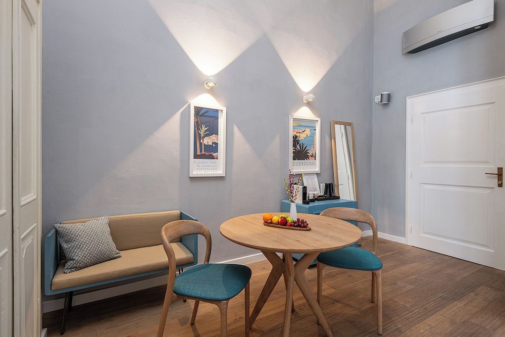 Clouds Boutique Guesthouse Deluxe Double Room 9